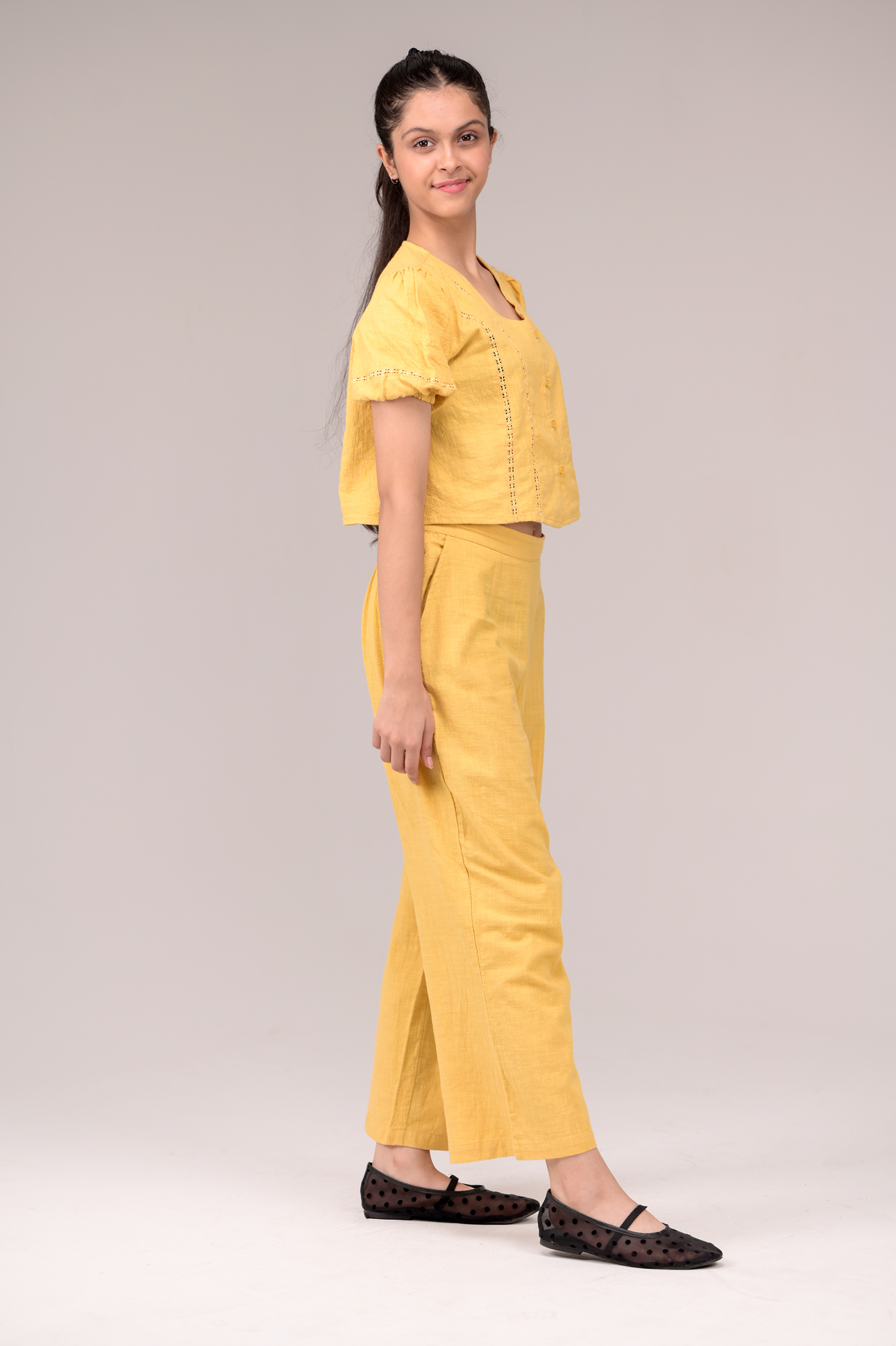 V‑neck top matched with snug waistband bottoms