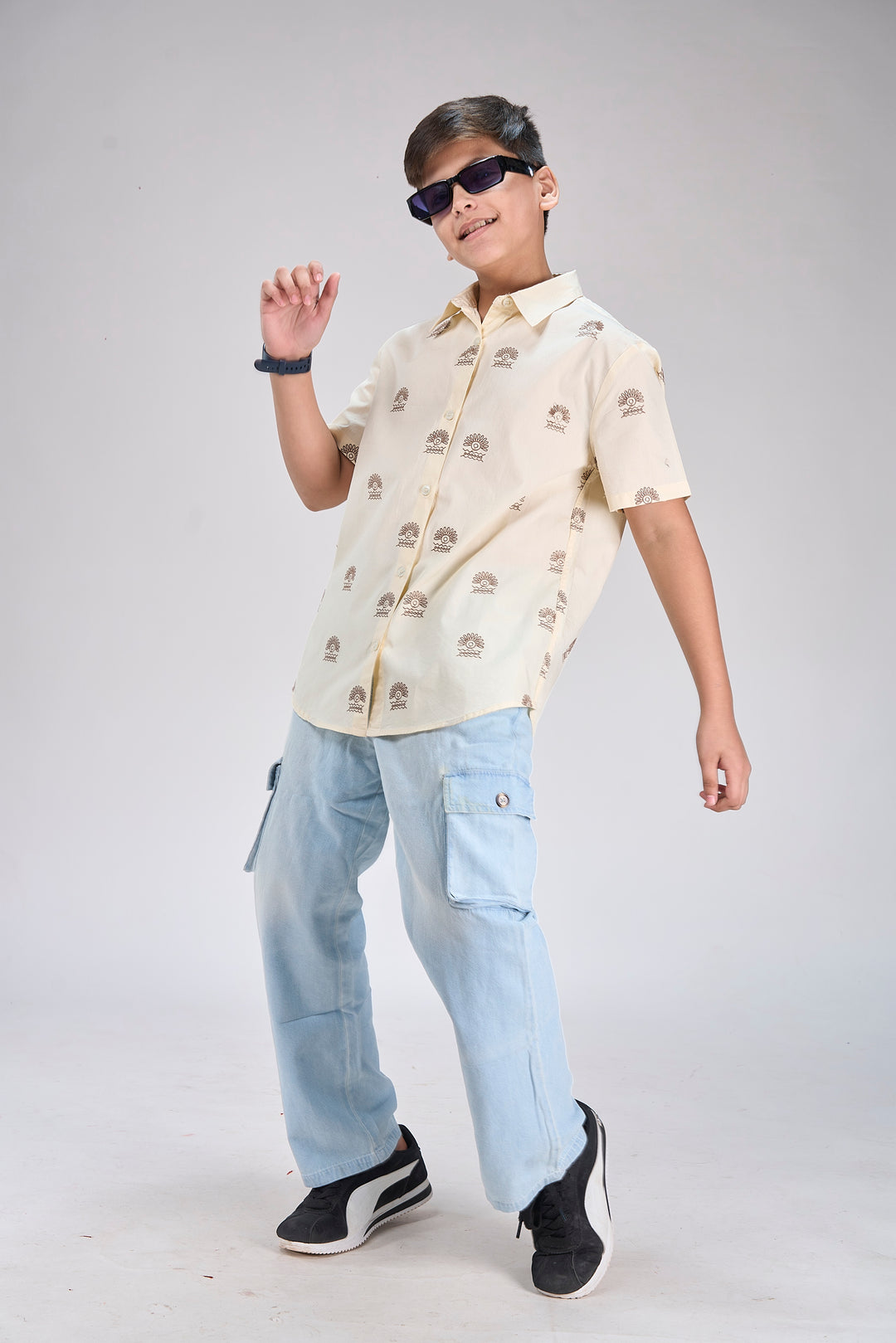 Stylish Poplin Shirt with All-Over Detailing