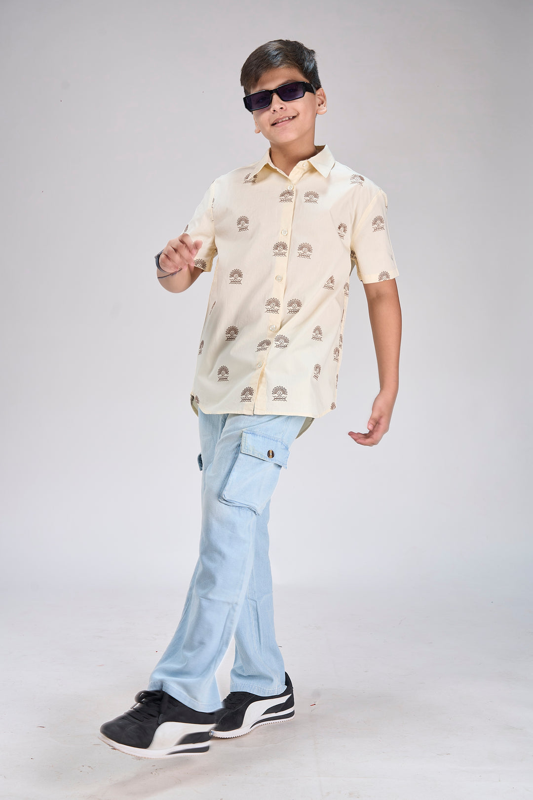 Stylish Poplin Shirt with All-Over Detailing