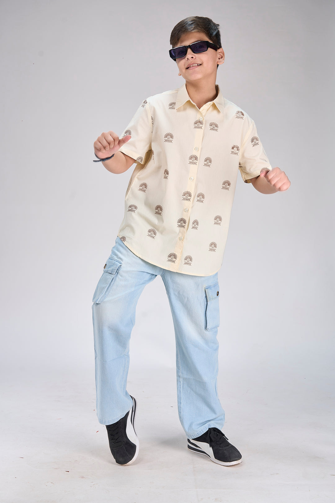 Stylish Poplin Shirt with All-Over Detailing