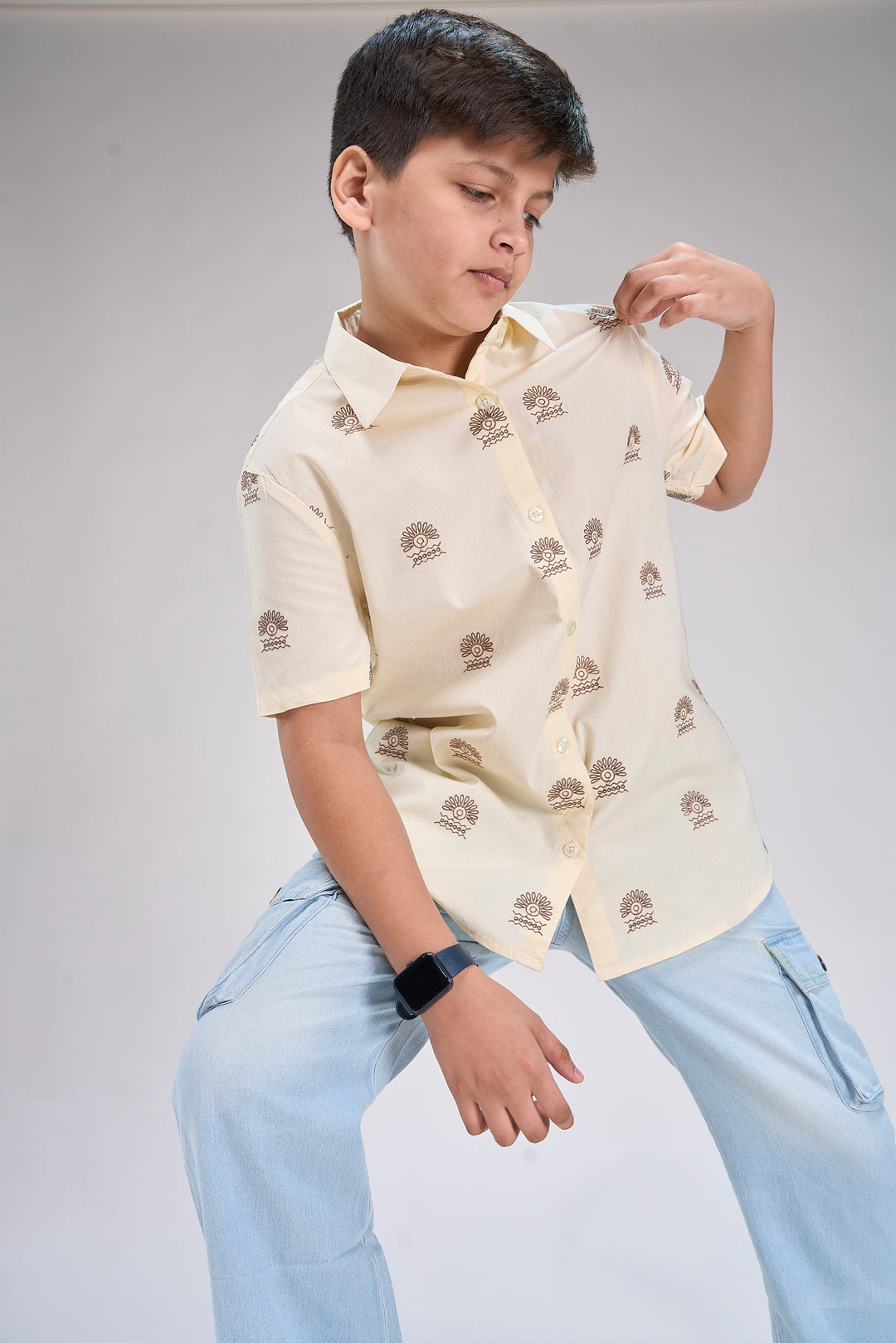 Stylish Poplin Shirt with All-Over Detailing