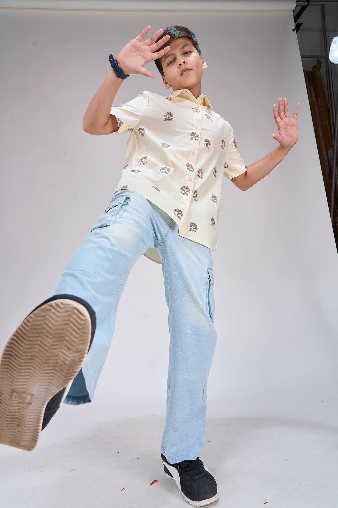 Stylish Poplin Shirt with All-Over Detailing