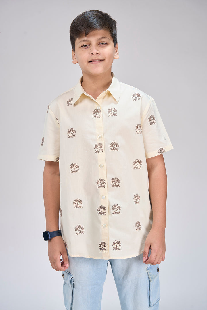 Stylish Poplin Shirt with All-Over Detailing