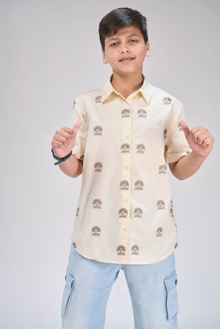 Stylish Poplin Shirt with All-Over Detailing