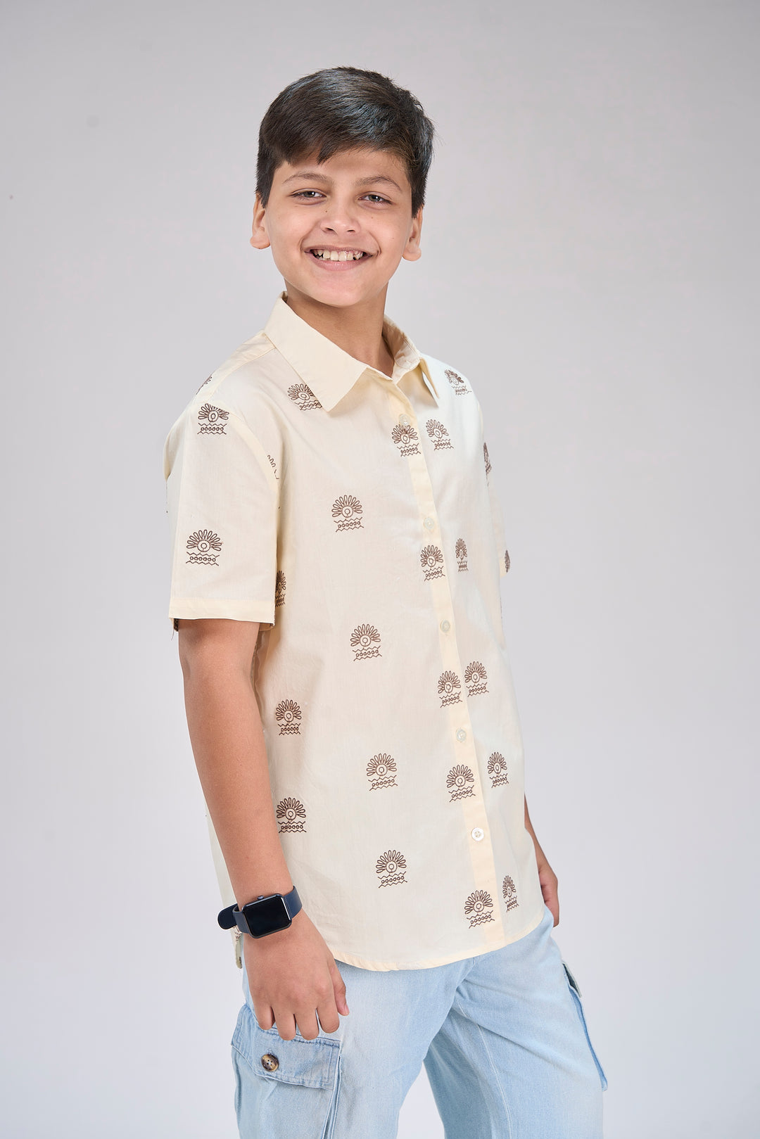 Stylish Poplin Shirt with All-Over Detailing