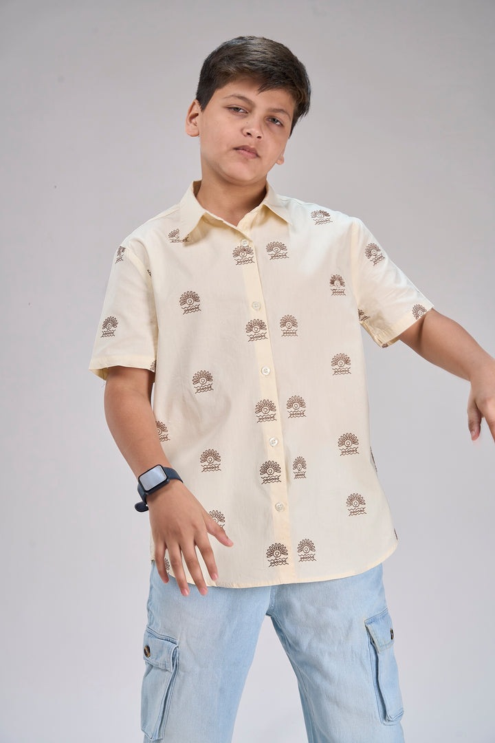Stylish Poplin Shirt with All-Over Detailing