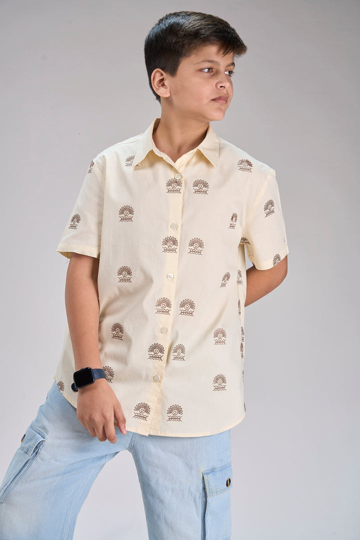 Stylish Poplin Shirt with All-Over Detailing