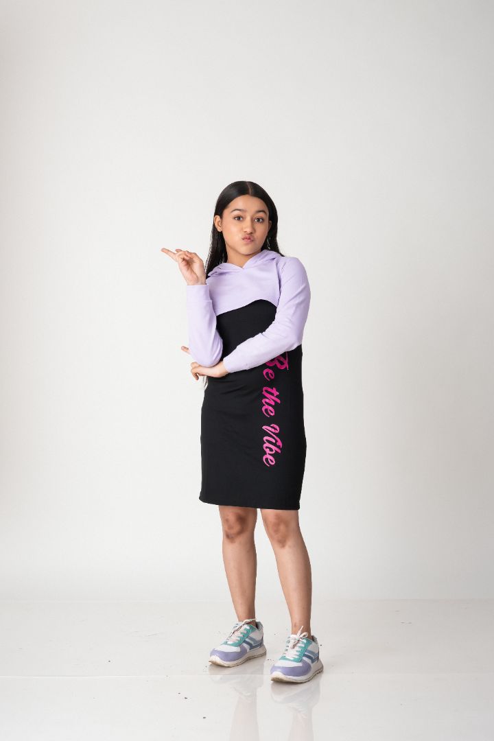 Girls 2-Piece trendy Summer Outfit Set – Black Dress with Print & Hoodie Shrug