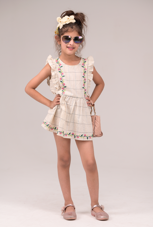Round-neck Top with fluttering ruffle sleeves