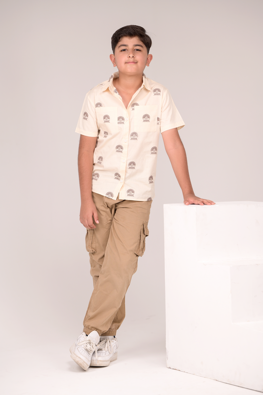 Stylish Poplin Shirt with All-Over Detailing