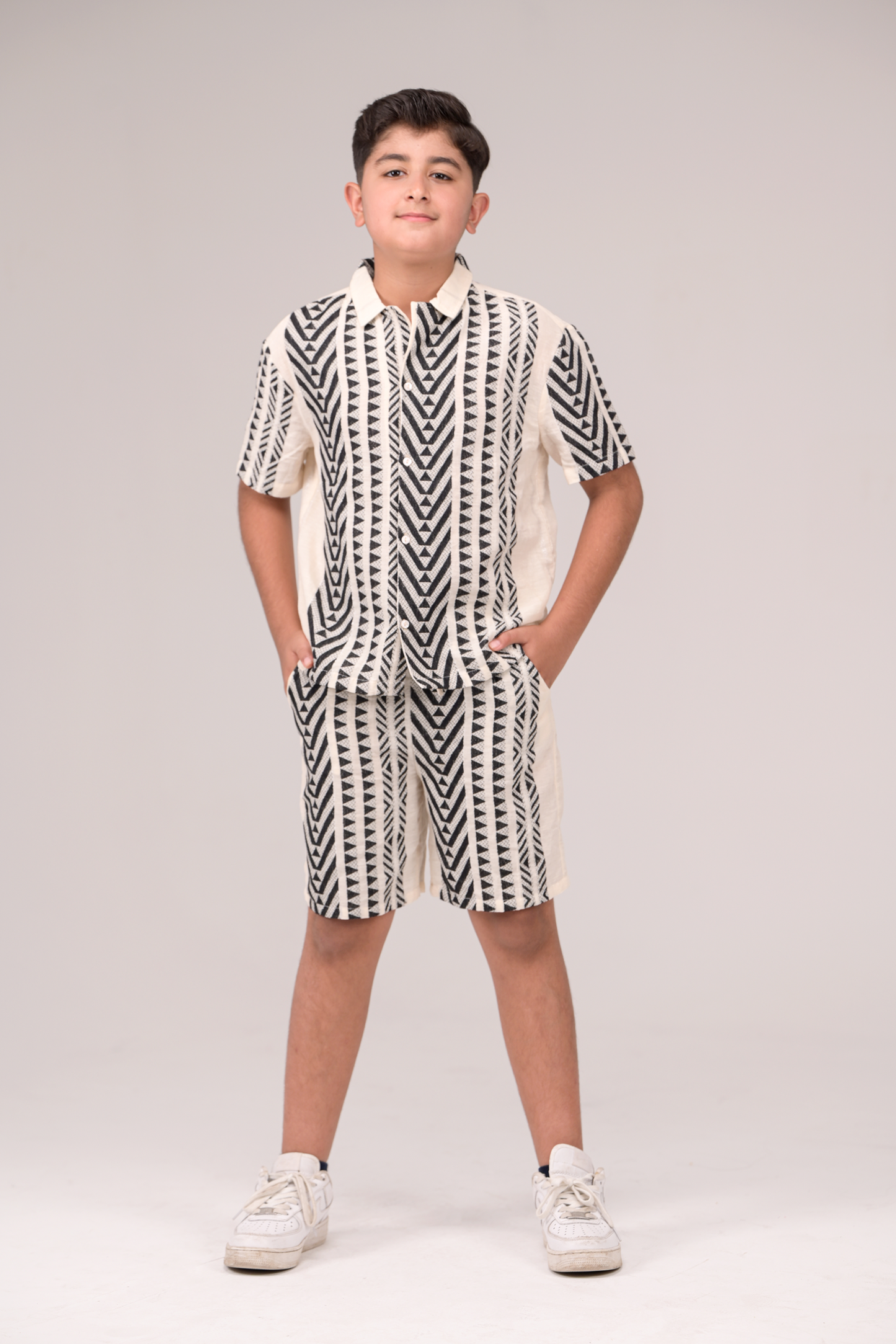 Trendy Black-White Jacquard Weave Shirt